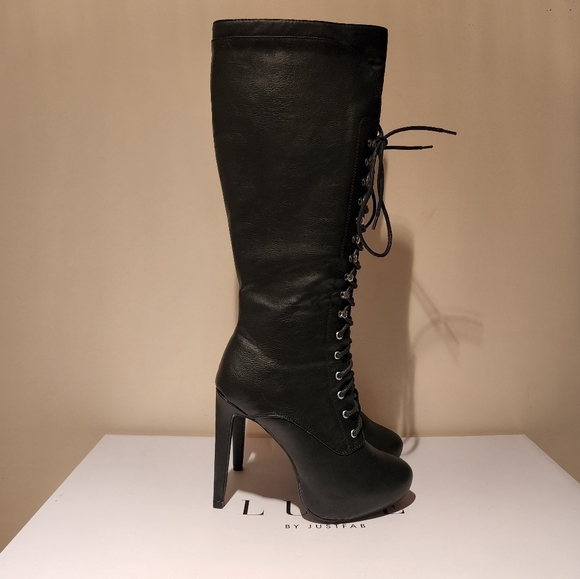 JustFab Korinna Boots - Picture 5 of 9